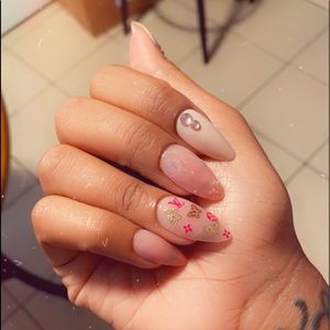pretty pink press on nail set